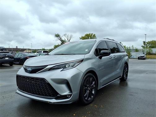 2021 Toyota Sienna XSE 7 Passenger