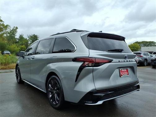 2021 Toyota Sienna XSE 7 Passenger