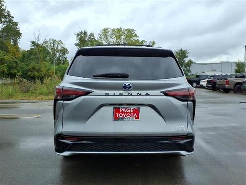 2021 Toyota Sienna XSE 7 Passenger