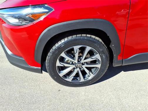 2024 Toyota Corolla Cross XLE