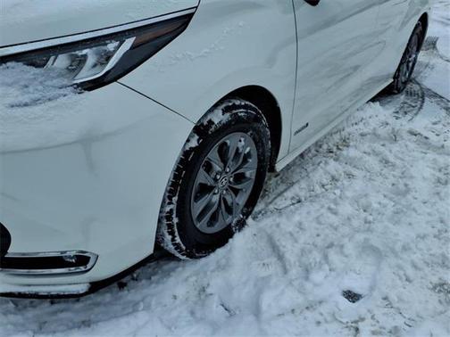 2021 Toyota Sienna XLE 7 Passenger