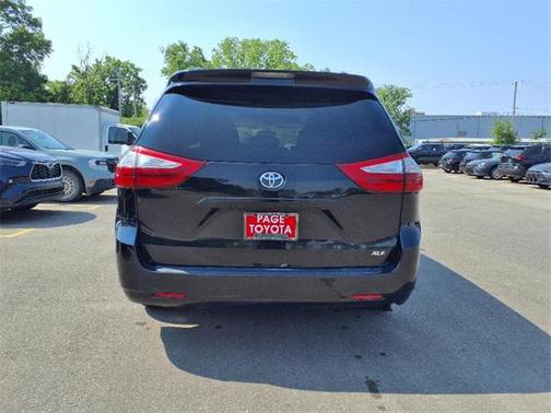 2015 Toyota Sienna XLE
