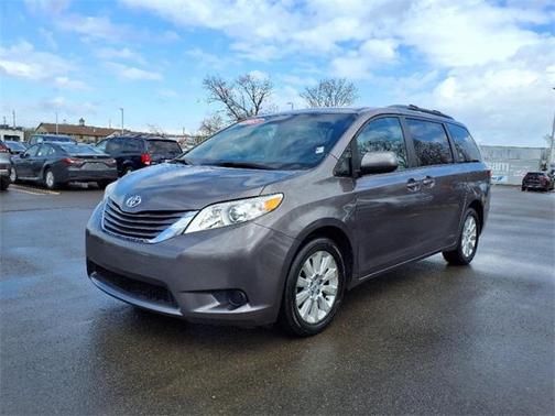 2015 Toyota Sienna LE