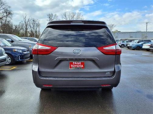 2015 Toyota Sienna LE