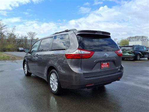 2015 Toyota Sienna LE