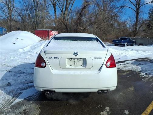 2004 Nissan Maxima SE