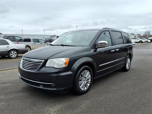 2016 Chrysler Town & Country Touring-L
