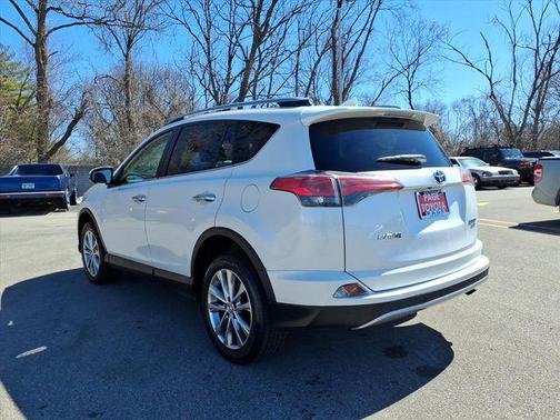 Blizzard Pearl 2017 Toyota RAV4 Limited