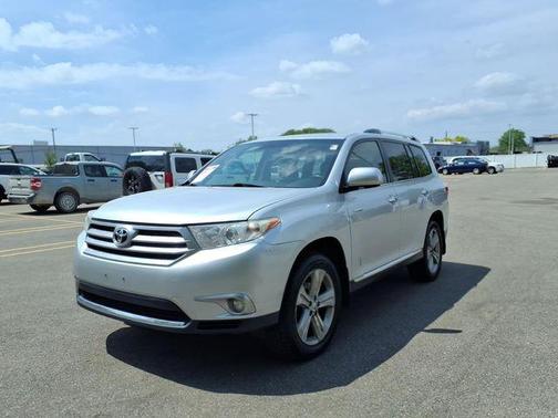 Classic Silver Metallic 2012 Toyota Highlander Limited