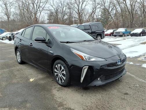 2022 Toyota Prius XLE