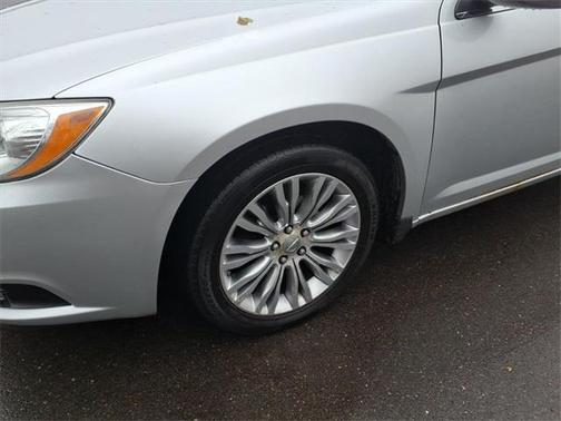 2012 Chrysler 200 Limited