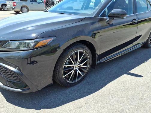 Midnight Black Metallic 2024 Toyota Camry SE