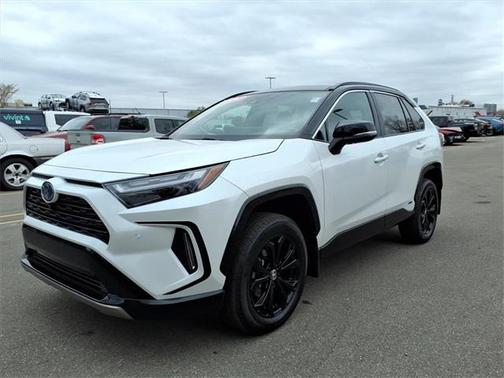 2024 Toyota RAV4 Hybrid SE
