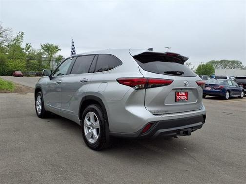 2022 Toyota Highlander LE