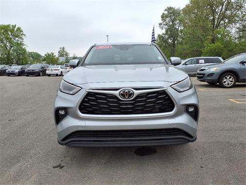 2022 Toyota Highlander LE
