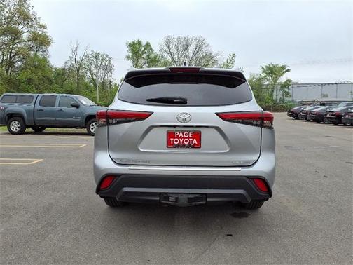2022 Toyota Highlander LE