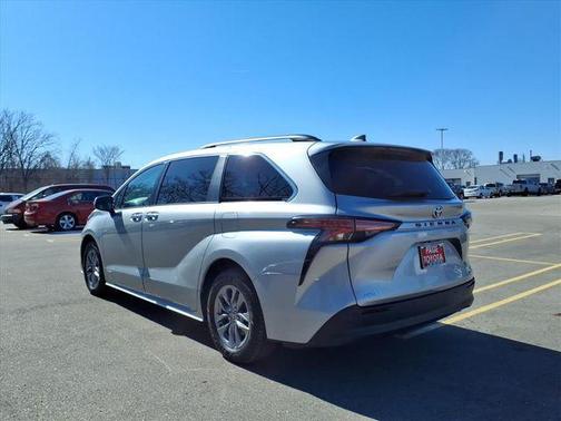 2021 Toyota Sienna XLE 7 Passenger