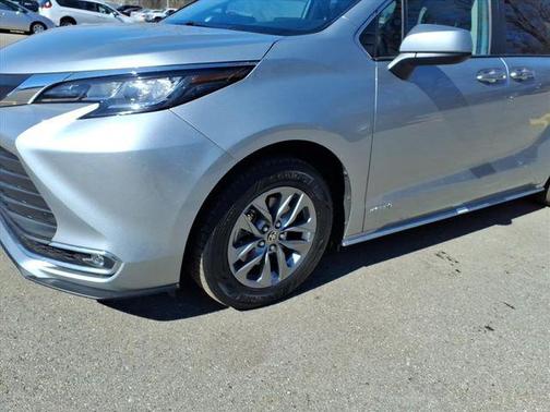 2021 Toyota Sienna XLE 7 Passenger