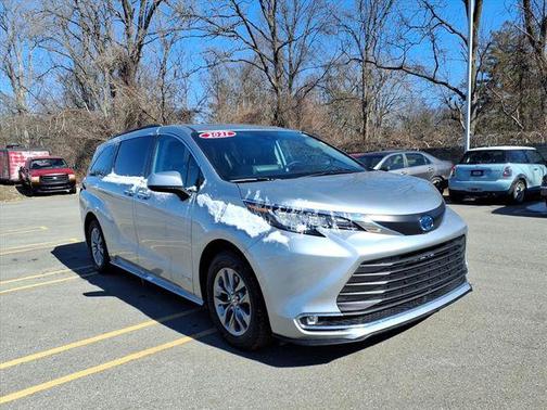 2021 Toyota Sienna XLE 7 Passenger