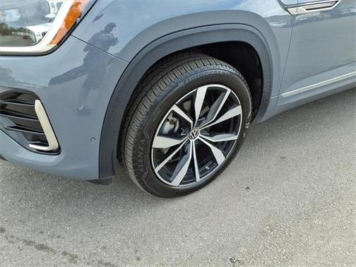2024 Volkswagen Atlas Cross Sport 2.0T SEL Premium