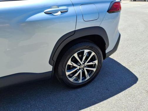 Sonic Silver 2025 Toyota Corolla Cross XLE