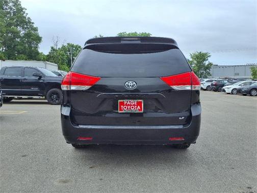 2011 Toyota Sienna LE