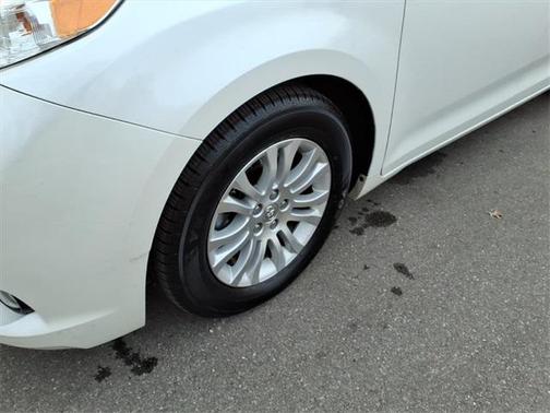 2015 Toyota Sienna XLE Premium