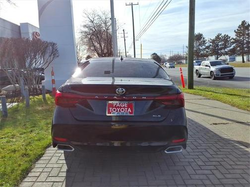 2020 Toyota Avalon XLE