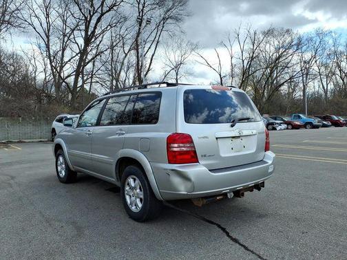 Millennium Silver 2002 Toyota Highlander Base
