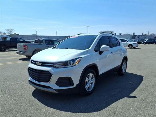 Pearl 2021 Chevrolet Trax LT