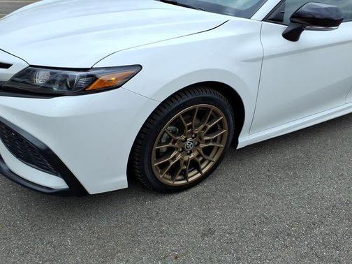 Ice Cap 2023 Toyota Camry SE