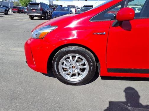 2015 Toyota Prius v Four