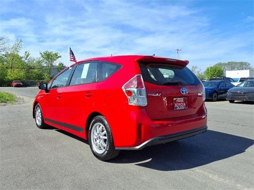 2015 Toyota Prius v Four