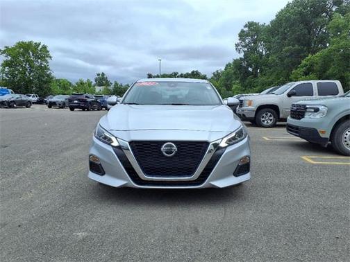 2022 Nissan Altima 2.5 SV