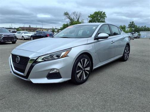 2022 Nissan Altima 2.5 SV