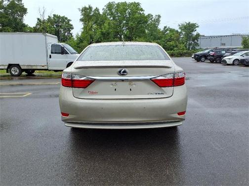 2015 Lexus ES 300h Base