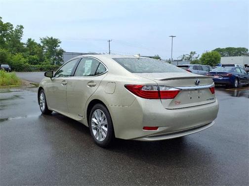 2015 Lexus ES 300h Base