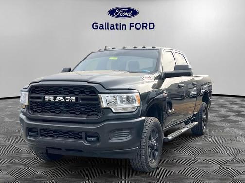 2022 RAM 3500 Tradesman Crew Cab 4x4 6'4' Box