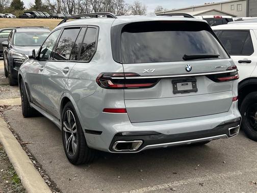 2025 BMW X7 xDrive40i