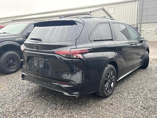 2025 Toyota Sienna XSE 7 Passenger