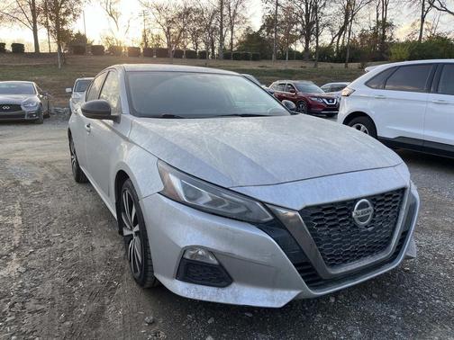 2021 Nissan Altima SR FWD