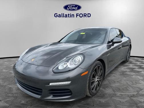 2015 Porsche Panamera 4