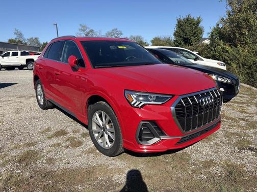 2024 Audi Q3 Premium 45 TFSI S line quattro Tiptronic