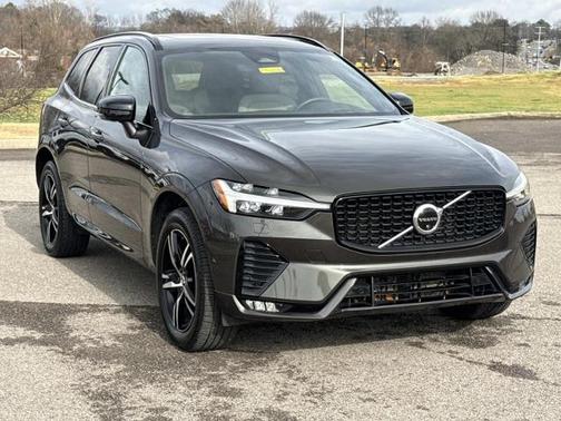 2022 Volvo XC60 B5 R-DESIGN