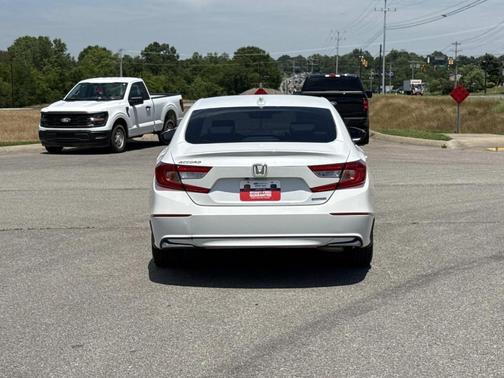 Platinum White Pearl 2019 Honda Accord EX-L