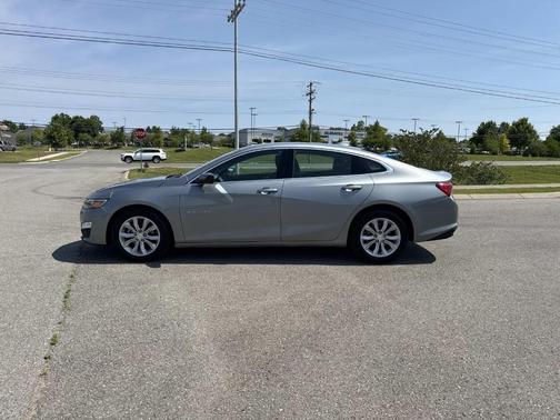 Sterling Gray Metallic 2024 Chevrolet Malibu LT W/1LT