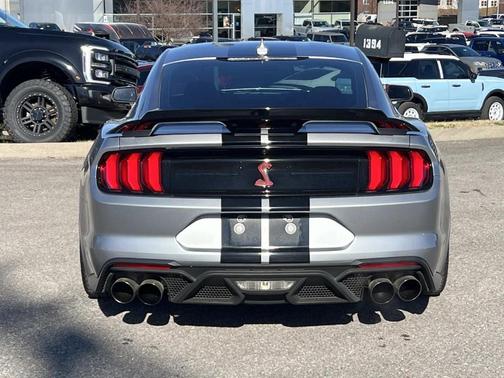 2020 Ford Shelby GT500 Base