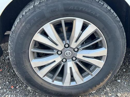 2019 Nissan Pathfinder SL