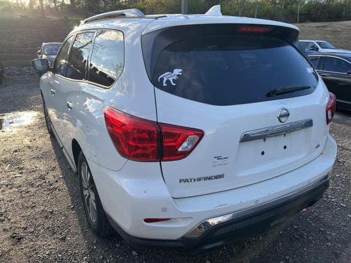 2019 Nissan Pathfinder SL
