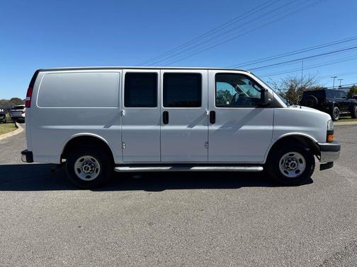 2022 GMC Savana 2500 Work Van